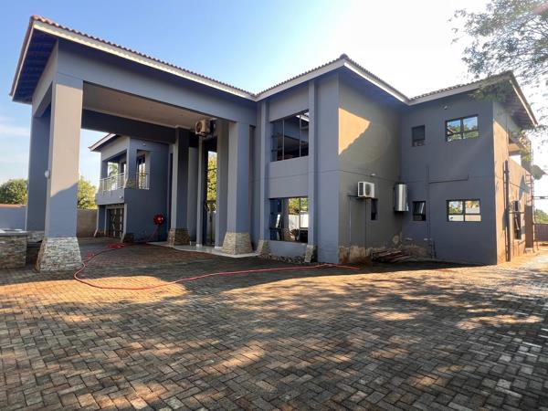 6 Bedroom House
