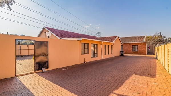 8 Bedroom House