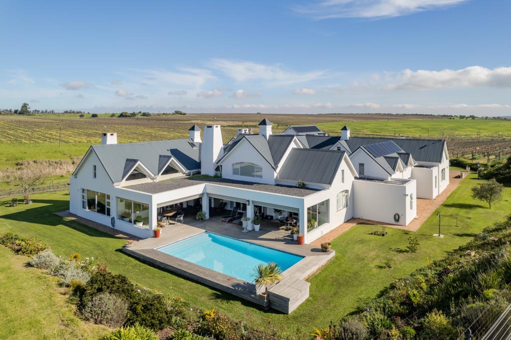5.4 ha Farm