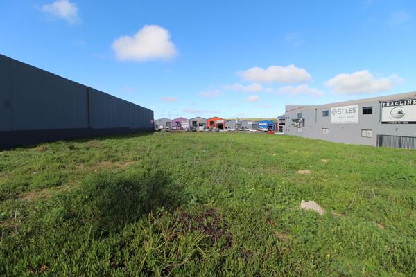 3 000 m² Land