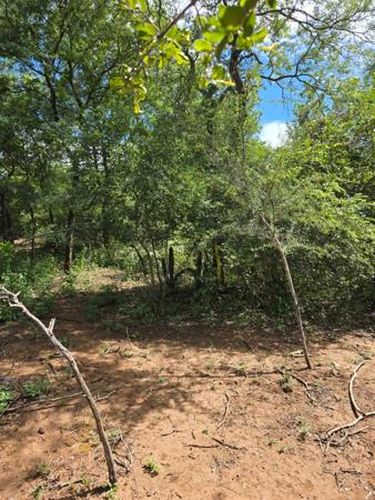 1 902 m² Land
