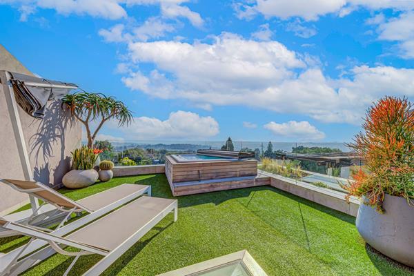 4 Bedroom Townhouse