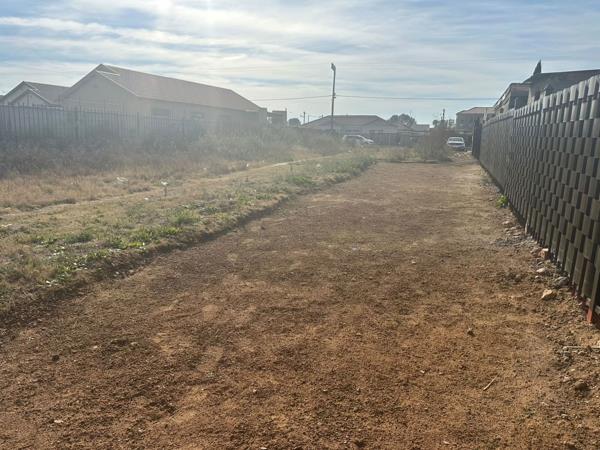 560 m² Land