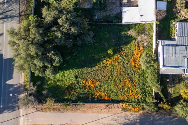 744 m² Land