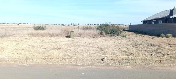 350 m² Land