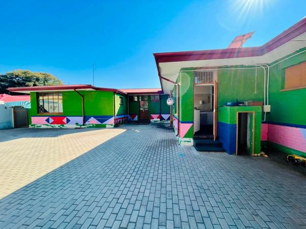 424 m² Commercial space