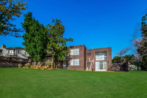 6 Bedroom House