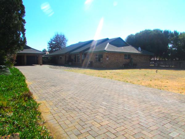 6 Bedroom House