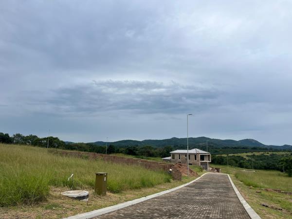 350 m² Land