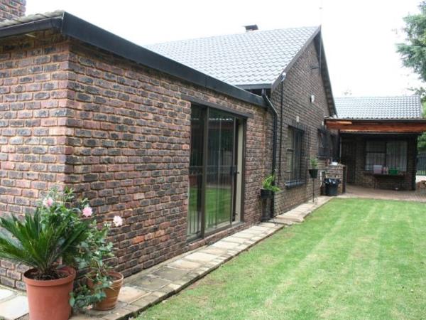 6 Bedroom House