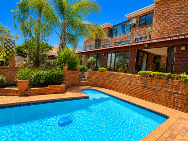 6 Bedroom House