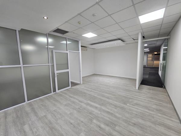 874 m² Commercial space