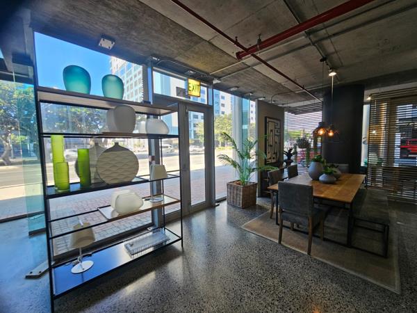 1 109 m² Retail Space