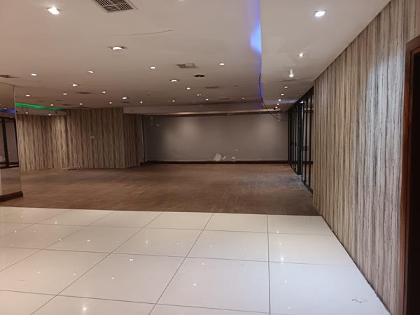 1 300 m² Office Space