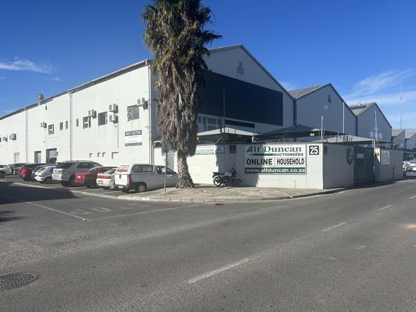818 m² Industrial space