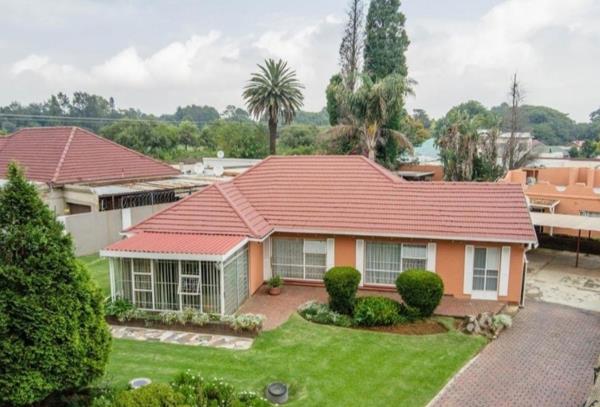 6 Bedroom House