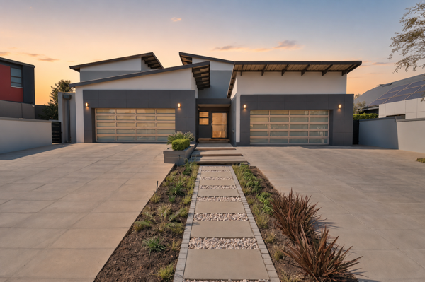 6 Bedroom House