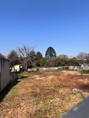 1 661 m² Land