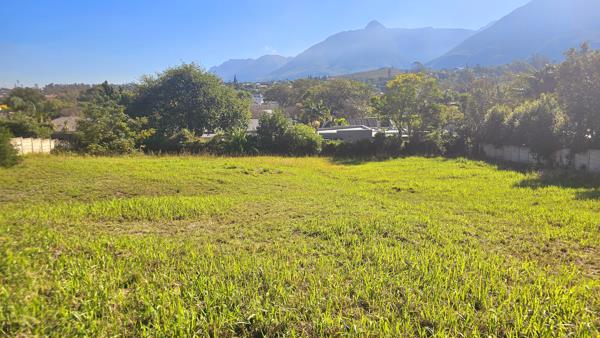 2 140 m² Land
