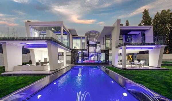 5 Bedroom House