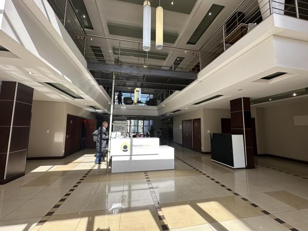 90.7 m² Commercial space