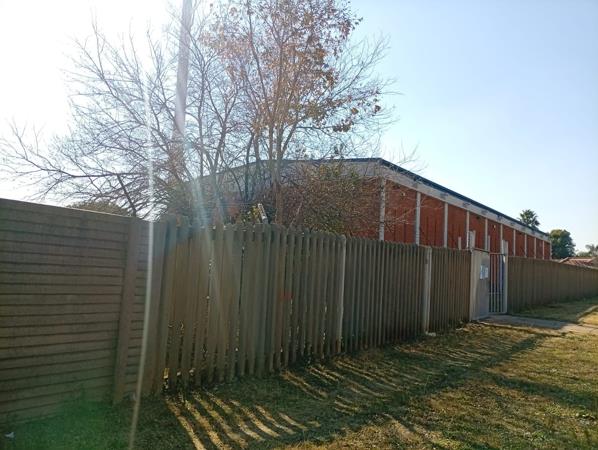 1 098 m² Industrial space