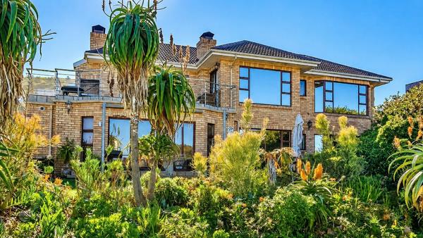6 Bedroom House