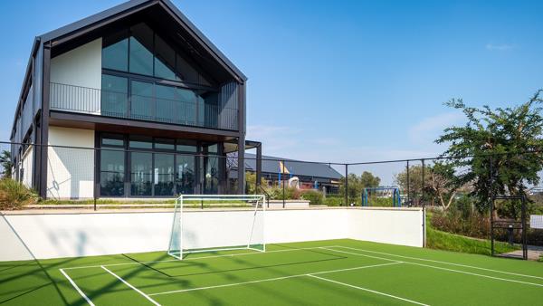 701 m² Land
