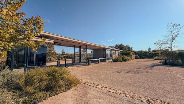 851 m² Land