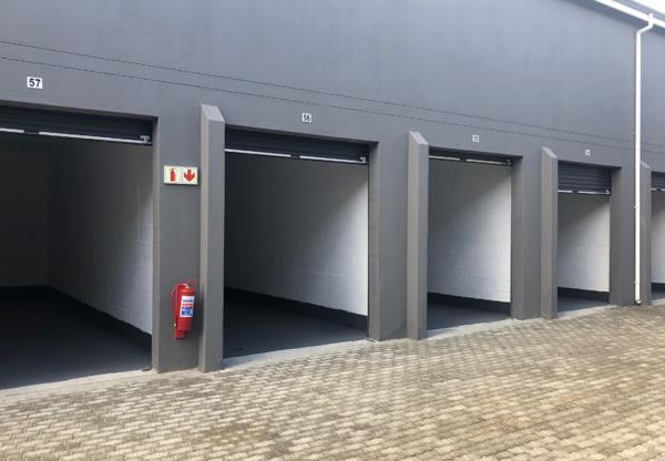 244 m² Commercial space