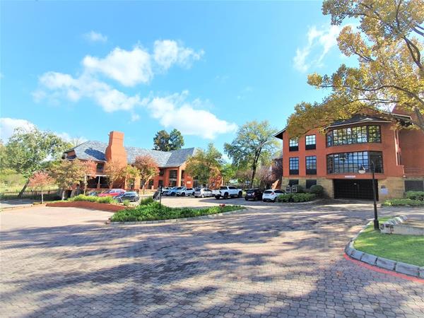 498 m² Commercial space