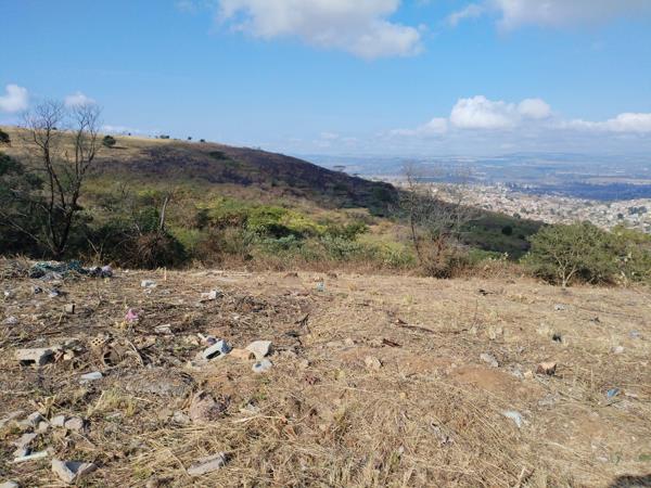 1 600 m² Land