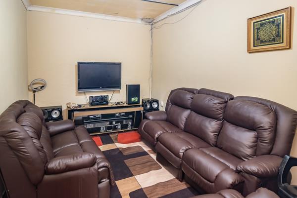 1 Bedroom House