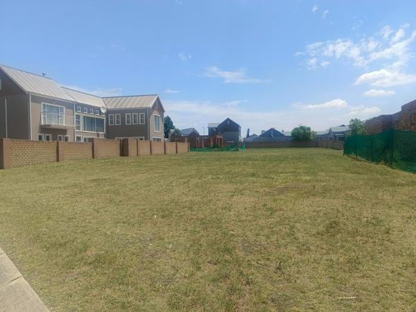 405 m² Land