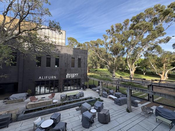 815 m² Commercial space