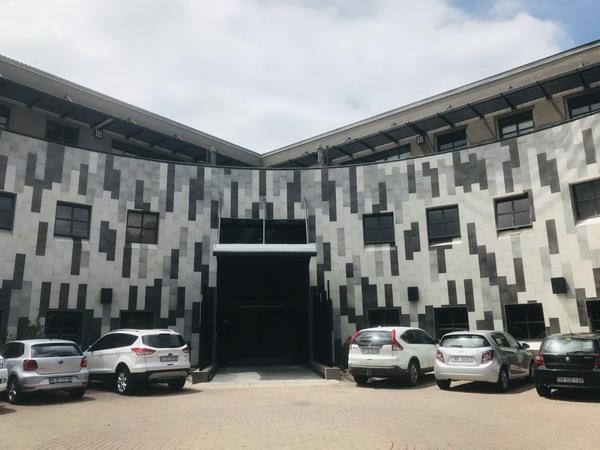 1 226 m² Office Space