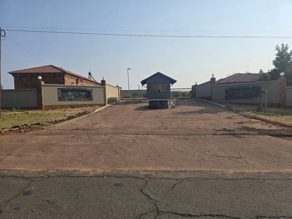 1 040 m² Land
