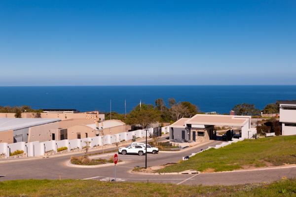 475 m² Land