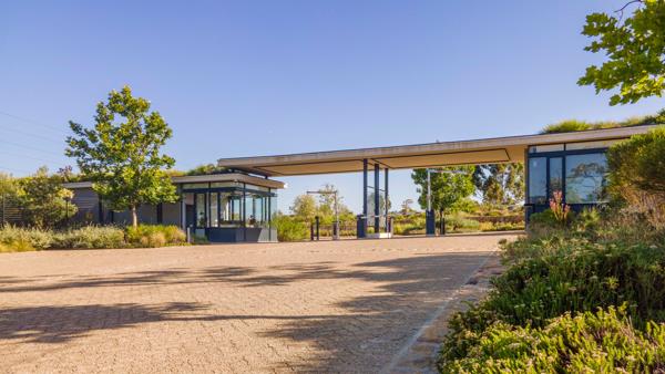703 m² Land