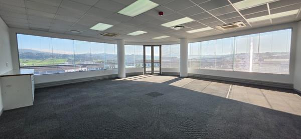 562 m² Office Space