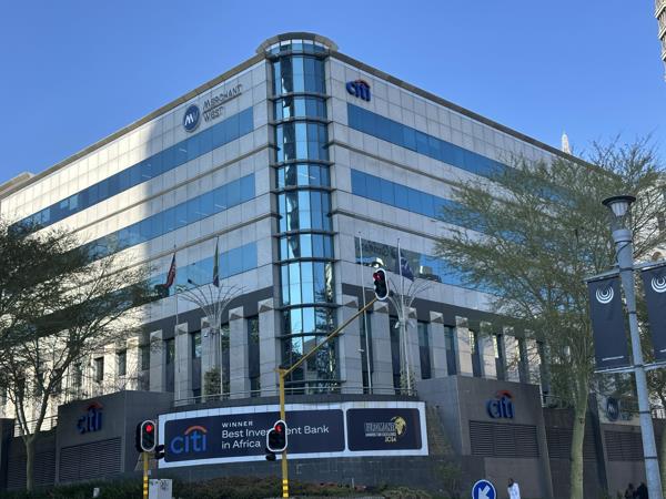 948 m² Commercial space