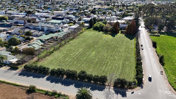 1 158 m² Land