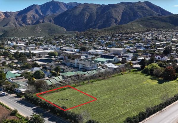 1 158 m² Land
