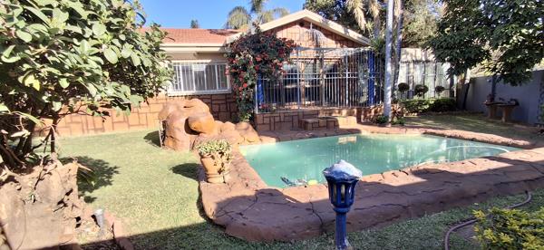 6 Bedroom House