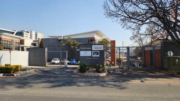 1 005 m² Office Space