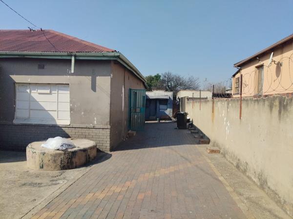 9 Bedroom House