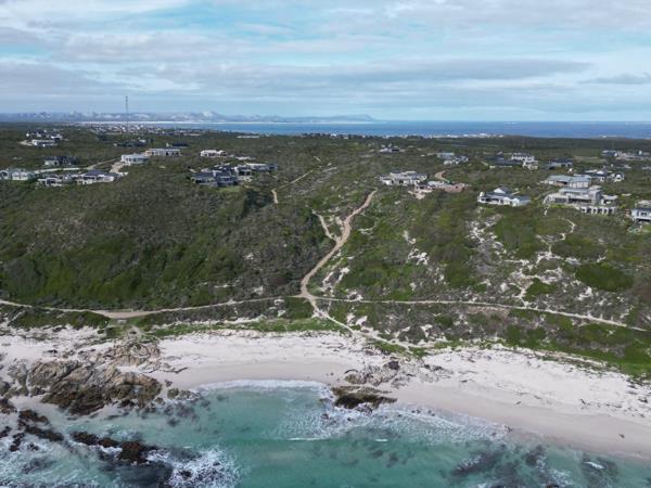 1 215 m² Land