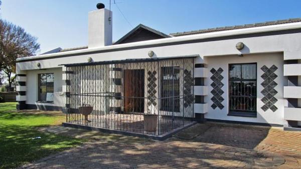 5 Bedroom House