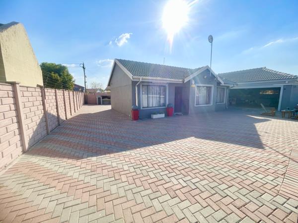 5 Bedroom House