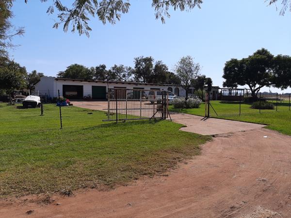 8 m² Land